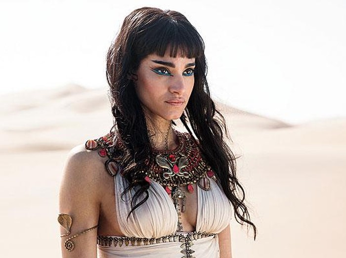 Penampilan Sofia Boutella di The Mummy (2017).