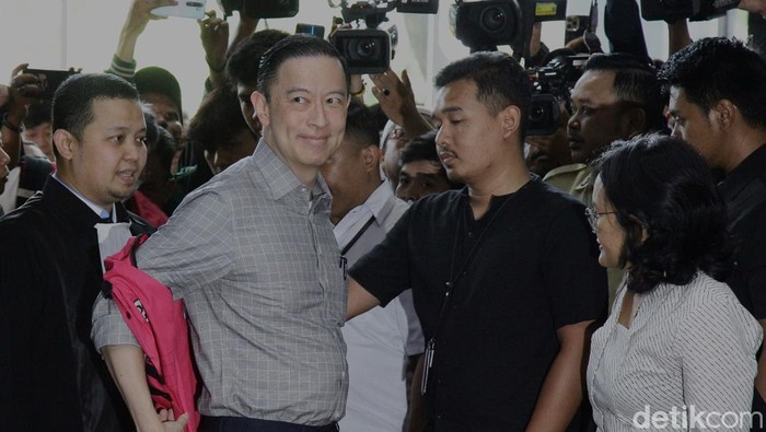 Mantan Menteri Perdagangan (Mendag) Thomas Trikasih Lembong alias Tom Lembong dituntut balasan penjara di Pengadilan Tipikor Jakarta Pusat, Jumat (4/7/2025). Jaksa meyakini Tom bersalah dalam kasus korupsi impor gula di Kementerian Perdagangan.