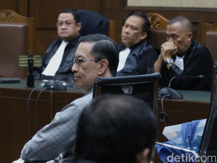Tom Lembong Dituntut 7 Tahun Penjara dalam Kasus Korupsi Impor Gula