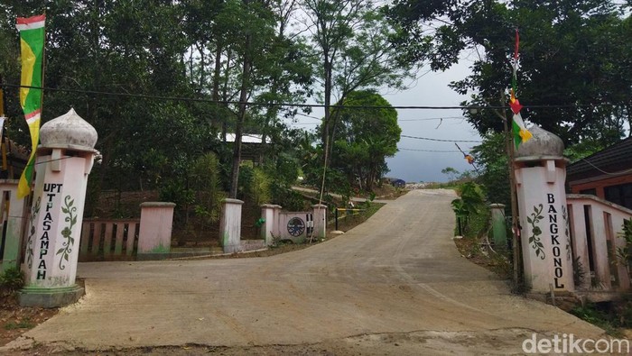 TPA Bangkonol di Kecamatan Kroncong, Kabupaten Pandeglang menimbulkan bau tidak sedap.(Aris Rivaldo/detikcom).