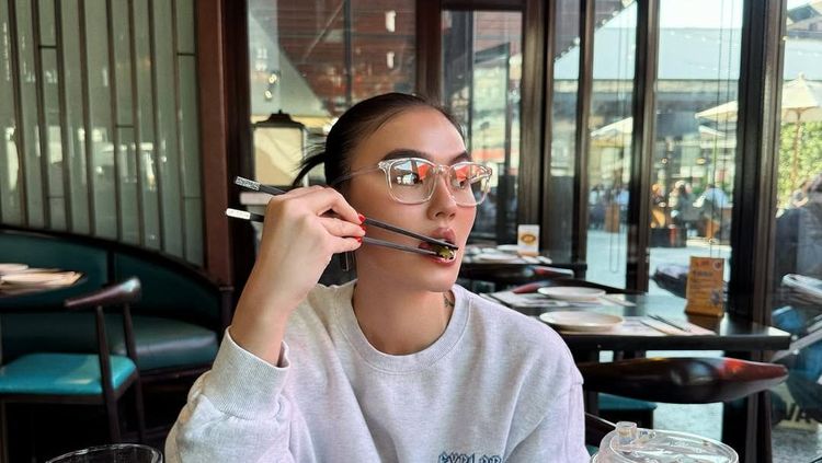Potret Agnez Mo Saat Sarapan dan Makan Malam Romantis