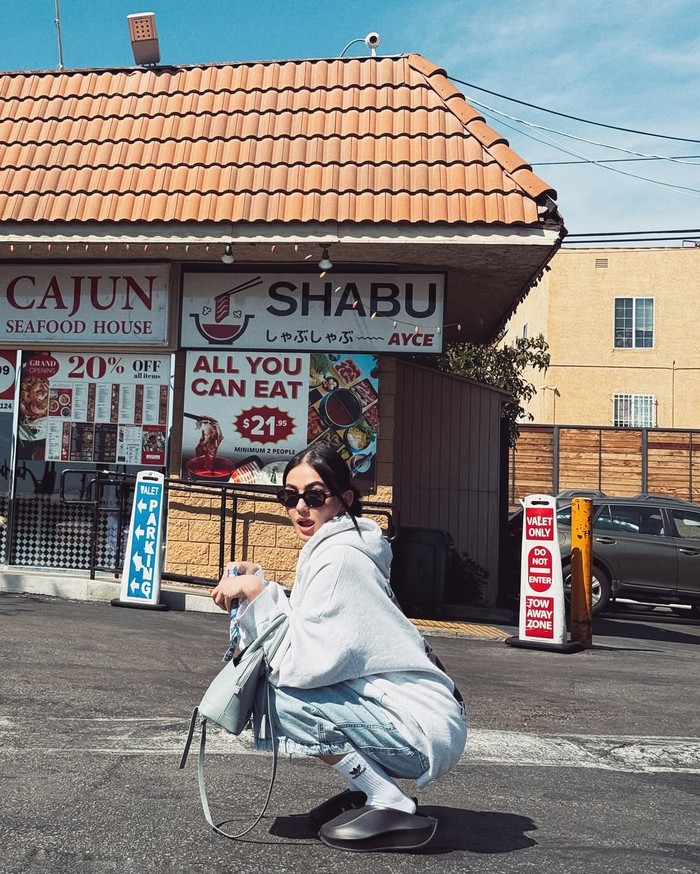 Unggahan Agnez Mo di Instagram saat momen makan di restoran