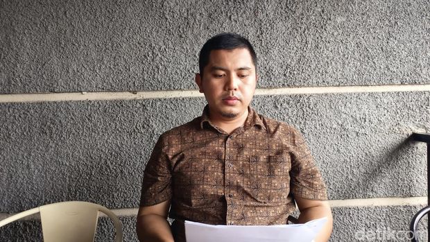 Alumni PPS UIN Alauddin Makassar, Muh Nur saat konferensi pers soal tudingan plagiat jurnal alumni UI.
