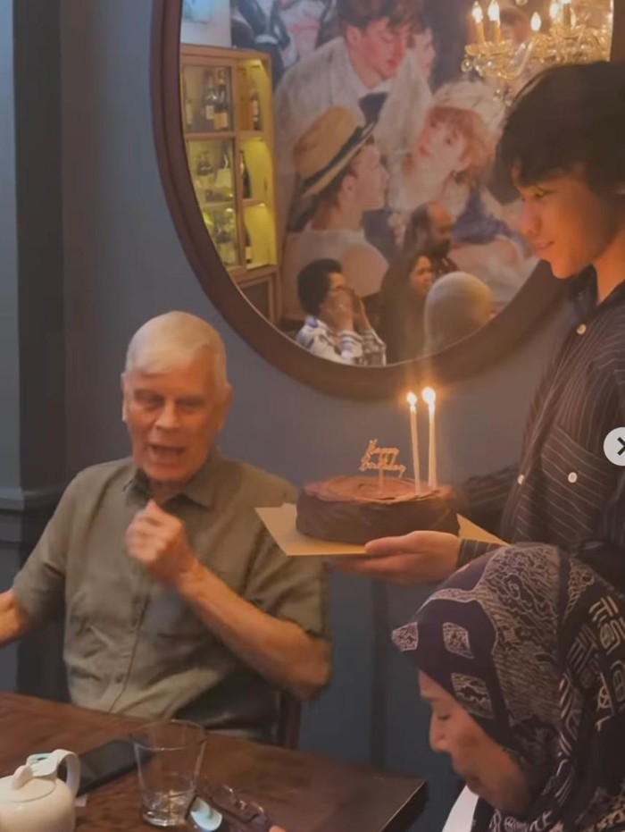 BCL merayakan ultah mantan mertua BCL merayakan ultah mantan mertua