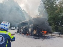 Bus Bawa 40 Penumpang Terbakar di Jalur Medan-Berastagi