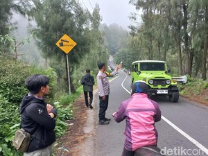 Jalur Menuju Bromo dengan Pemandangan Indah dan Sunrise Terbaik