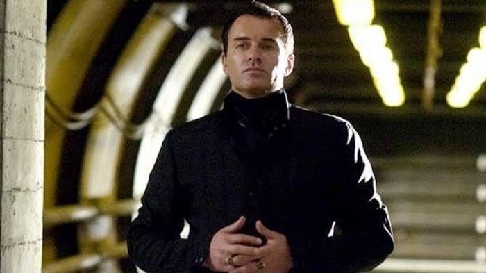 Penampilan Julian Mcmahon di film.