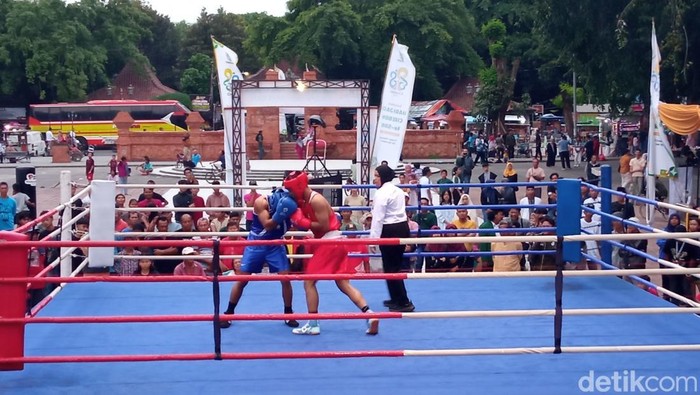 Kejuaraan tinju amatir di Kota Cirebon