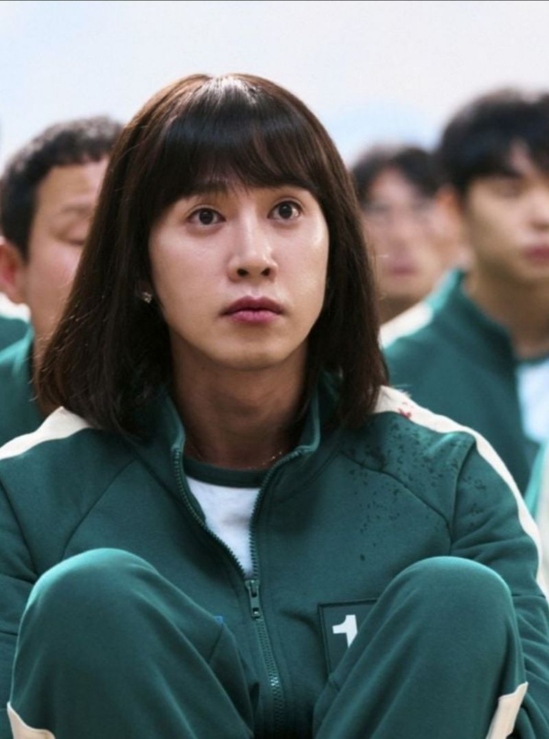 Penampilan Park Sung Hoon jadi transgender di Squid Game.