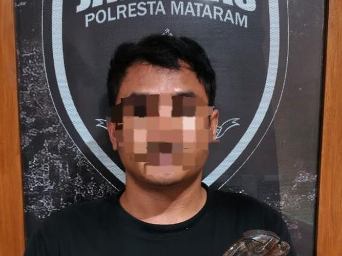 Pelaku penebasan terhadap mahasiswa di Mataram diamankan polisi. (dok Polresta Mataram).