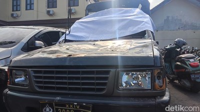 Penampakan Mobil Polisi Dirusak Massa Driver Buntut Kasus Mas-mas Pelayaran