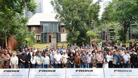 Prosesi penyerahan unit tersebut hanya sekadar seremonial. Sebenarnya, Suzuki telah melakukan pengiriman unit juga di kawasan lain. Foto: Septian Farhan Nurhuda/detik.com