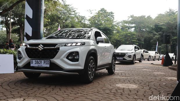 Penyerahan unit Suzuki Fronx.