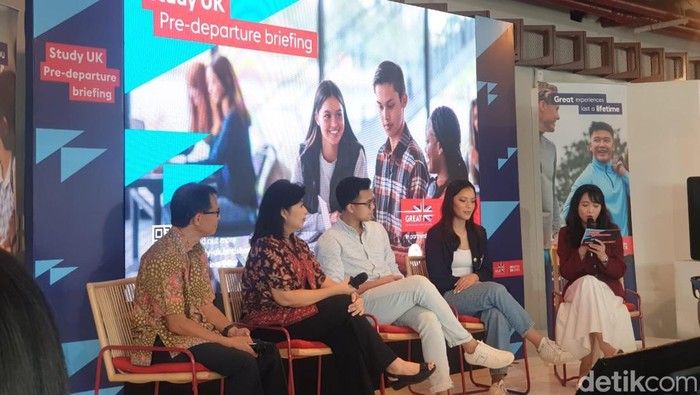 Perbedaan kuliah di Inggris dan Indonesia.