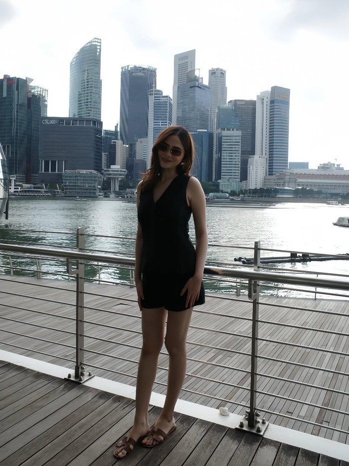 Pesona Syifa Hadju Pesona Syifa Hadju di media sosial miliknya.