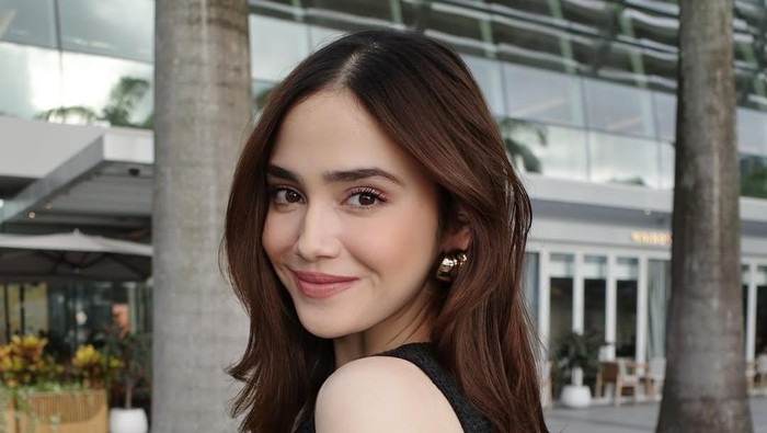 Pesona Syifa Hadju di media sosial miliknya.