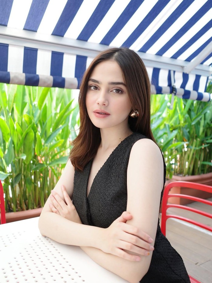 Pesona Syifa Hadju di media sosial miliknya.