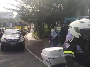 Wanita Mau Lahiran Terjebak di Puncak Bogor, Polisi Kawal Terobos One Way