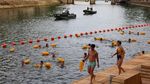 Seine Resmi Dibuka, Warga Paris Nikmati Pemandian Umum di Sungai Bersejarah