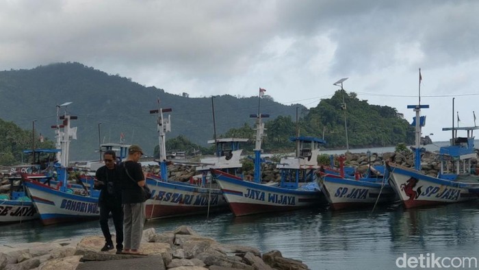 Sejumlah kapal nelayan di Trenggalek.