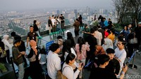 Terletak hanya sepelemparan batu dari Bundaran HI, “UP at Thamrin Nine” sangat mudah diakses wisatawan lokal maupun mancanegara.