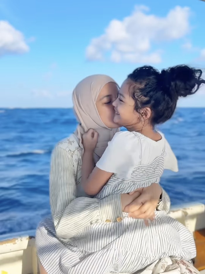Shireen Sungkar liburan ke Sabang, Aceh.