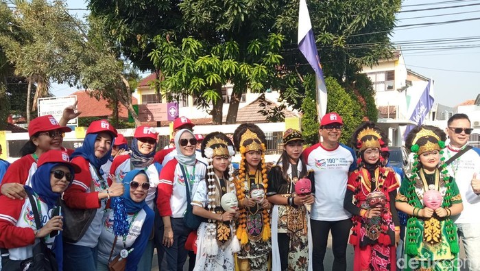 Tari Topeng Meriahkan Peringatan 1 Abad SMP Negeri Kota Cirebon