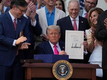 Tarif Impor Trump Mulai 1 Agustus, Ada Negara Kena 70%
