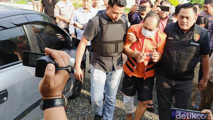 Ujang Syafrudin pembunuh sopir travel di Lampung Selatan saat diamankan polisi