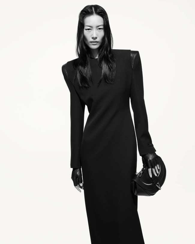 Donatella mengambil alih Versace setelah saudara laki-lakinya, Gianni Versace, terbunuh pada 1997. Sejak itu dia berperan penting dalam membentuk identitas label tersebut di era modern. Foto: Dok. Versace
