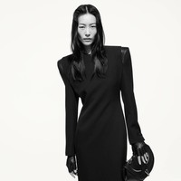 Donatella mengambil alih Versace setelah saudara laki-lakinya, Gianni Versace, terbunuh pada 1997. Sejak itu dia berperan penting dalam membentuk identitas label tersebut di era modern. Foto: Dok. Versace