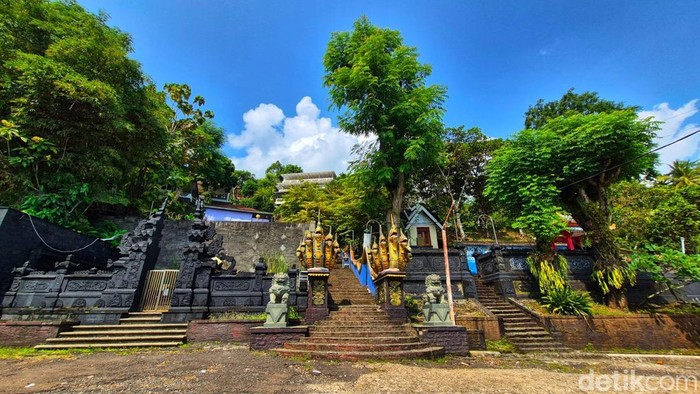 Vihara Dewi Kuan Im di Pesisir Sukabumi