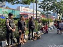 Kala Anjing K9 Jadi Kerumunan Selfie Warga di CFD Depok