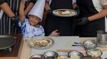 Asri Welas Ikut Kelas Masak Menu Thailand hingga Bikin Rendang