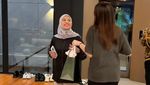 Sweet... Reaksi Aurel Hermansyah Dapat Hadiah Ultah Tas dari Aaliyah Massaid