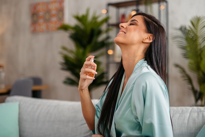 Cara Memakai Parfum Cara Memakai Parfum