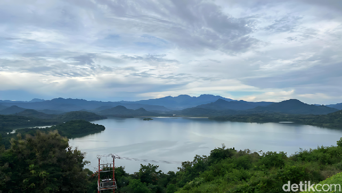 Cuaca Berawan di Sulsel/ St. Fatimah