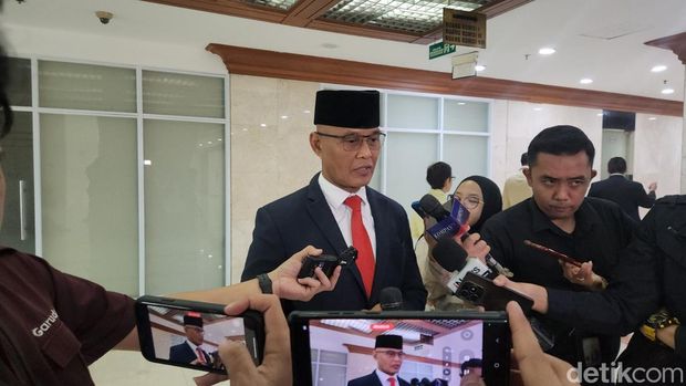Sejumlah calon Dubes mengikuti fit and proper di DPR RI hari kedua. (Adrial/detikcom)