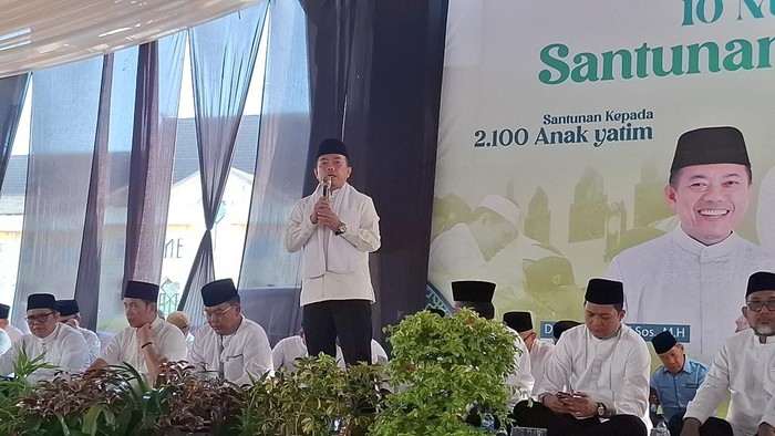 Gubernur Jambi Al Haris saat sambutan di peringatan 10 Muharram
