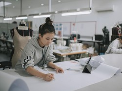 Tantangan Ekonomi dan AI Makin Nyata, Desainer Muda Harus Bersiap