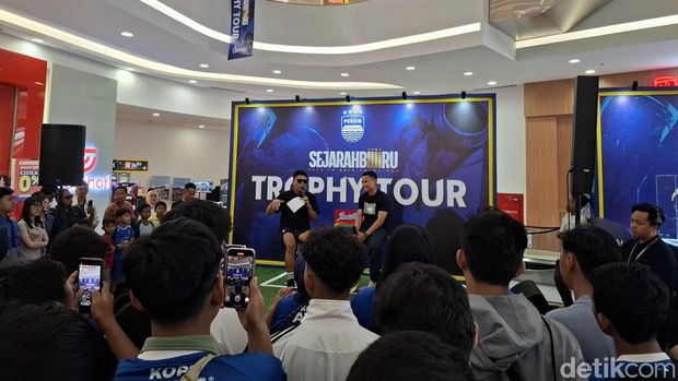 Kegiatan Persib Trophy Tour di Cianjur, Minggu (6/7/2025).