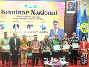 Fadli Zon Ingin Penulisan Buku Sejarah Temukan Kembali Jati Diri Bangsa