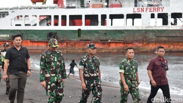 Komandan Korem melakukan penyisiran di pesisir pantai dan wilayah udara.