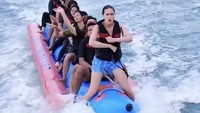Menghayati sekali Luna Maya menirukan bocah Pacu Jalur. Foto: dok. Instagram Luna Maya