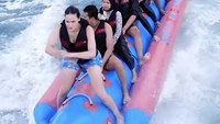 Istilah aura farming viral disematkan untuk para bocah penari Pacu Jalur. Pacu Jalur adalah tradisi lomba dayung di Sungai Kuantan, Riau. Foto: dok. Instagram Luna Maya