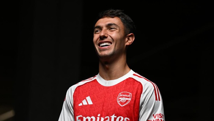 LONDON, ENGLAND - JULY 02: Arsenal unveil new signing Martin Zubimendi at Emirates Stadium on July 02, 2025 in London, England.  (Photo by Stuart MacFarlane/Arsenal FC via Getty Images)
