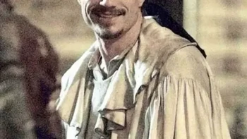 Salah satu foto terakhir Heath Ledger memperlihatkan dia di lokasi syuting The Imaginarium of Doctor Parnassus, tampak kelelahan tapi tetap fokus. Para kru kemudian menyadari dia terlalu banyak bekerja dan kurang tidur. Ledger meninggal 22 Januari 2008 pada usia 28 tahun, karena overdosis obat resep yang tidak disengaja. Foto: Rare historical photo