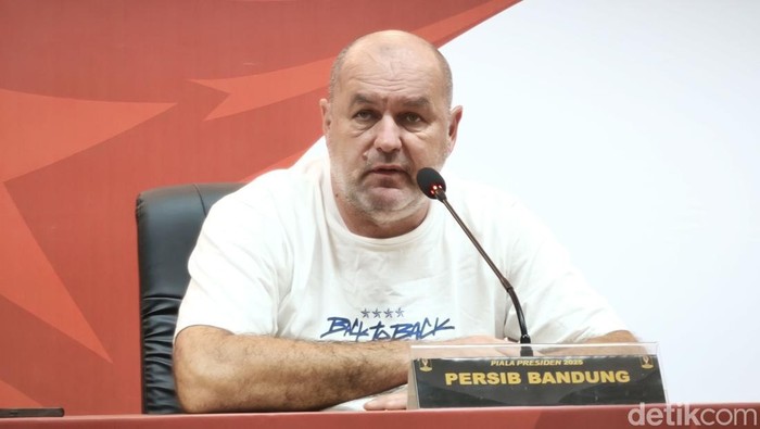 Pelatih Persib Bandung Bojan Hodak.