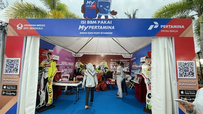 Pertamina membuka booth layanan khusus di Festival Tabut 2025 di Bengkulu.