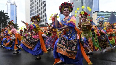 Pertunjukkan Kolosal Budaya Betawi Ramaikan CFD di Bundaran HI